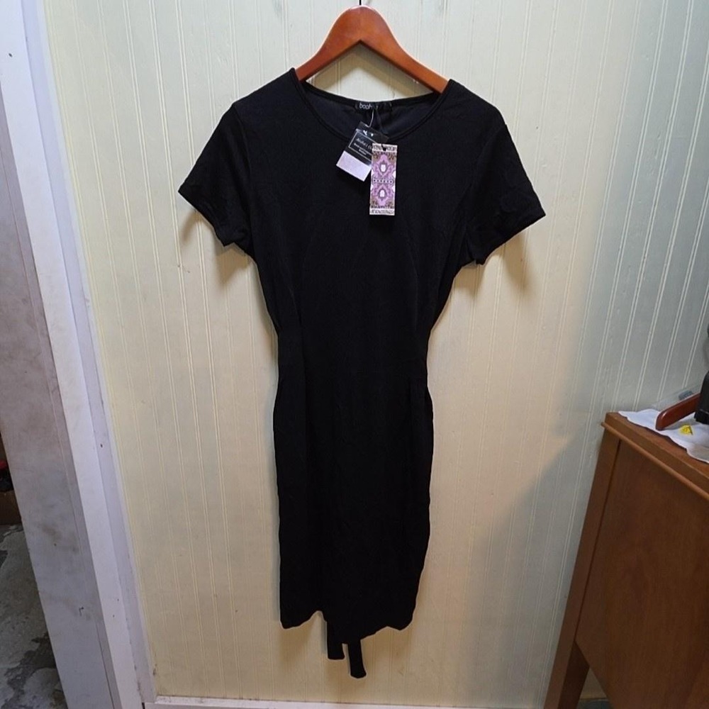 Boohoo Dress Womens 12 Black Solid Short Sleeve Crew Neck T-Shirt Belted Knee
